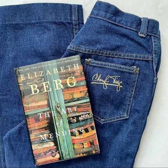 Vintage Cheryl Tiegs Medium to Dark Wash Denim Straight Leg Jeans 12 - Picture 8 of 13